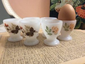 Arcopal egg cups