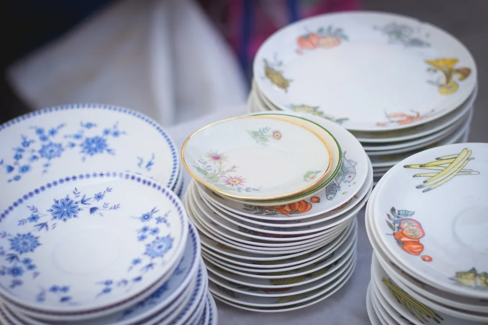 Buy Antique dishes + introduce the production and distribution factory